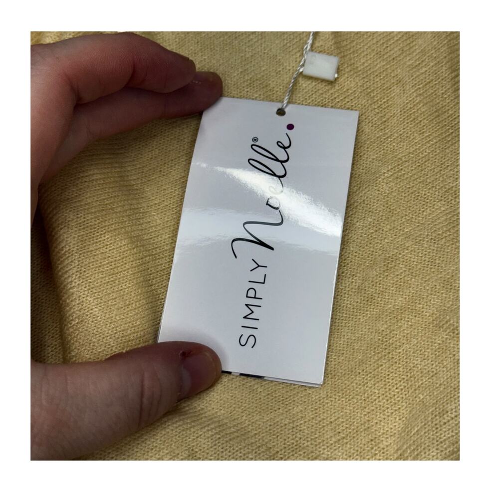 Simply Noelle Butter Yellow Knit Poncho Cape One Size NWT - Picture 3 of 7